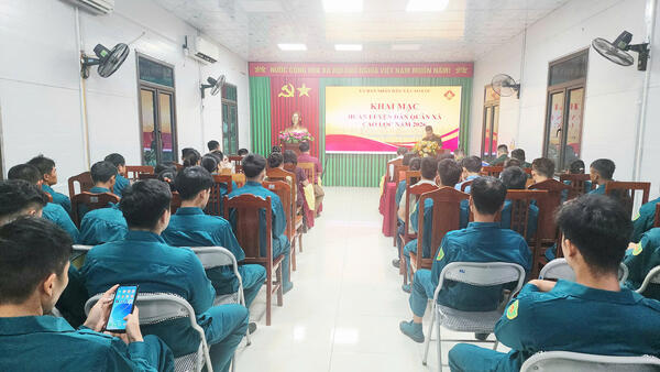 Xã Cao Lộc tổ chức khai mạc Huấn luyện dân quân năm 2026