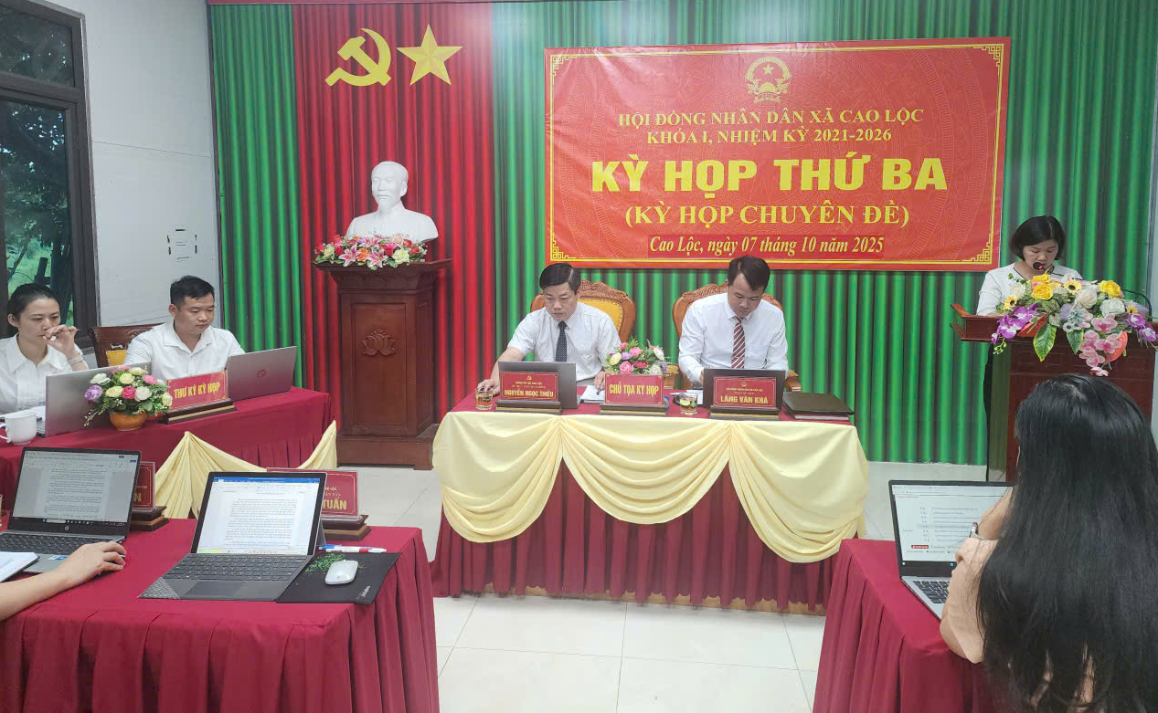 Hội đồng nhân dân xã Cao Lộc tổ chức Kỳ họp thứ Ba (Kỳ họp chuyên đề) khóa I, nhiệm kỳ 2021 - 2026 và Phiên giải trình của Thường trực HĐND xã tháng 10 năm 2025