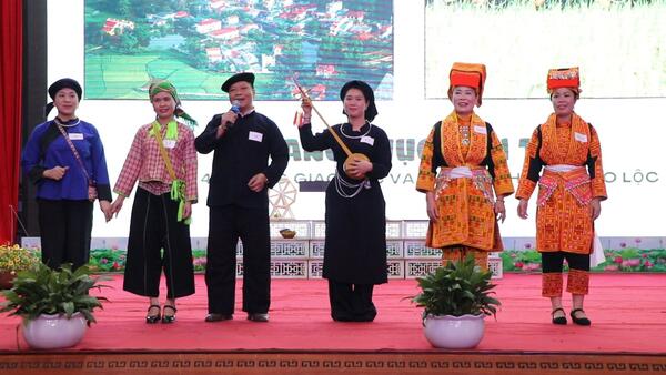 Hội thi Tìm hiểu, trình diễn trang phục dân tộc truyền thống năm 2024