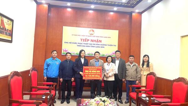 Xã Cao Lộc ủng hộ đồng bào bị thiệt hại do bão số 11 gây ra